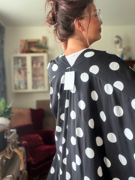 Sjok / kaftan svart med stora prickar