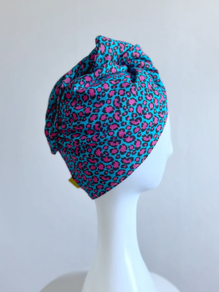 Turban med leopardmönster i turkost & rosa