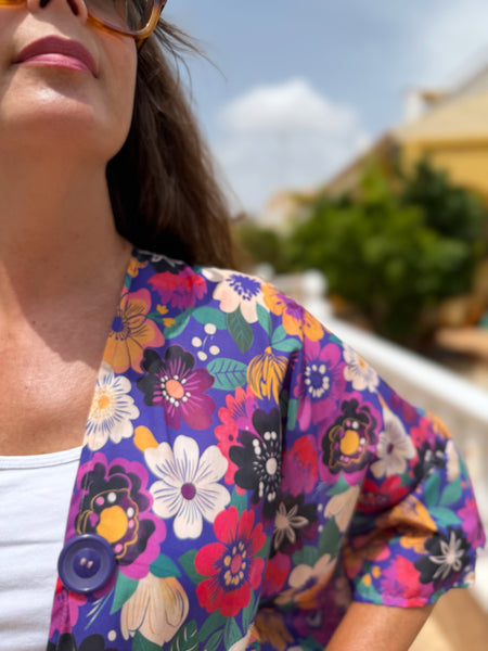 Sjok / kaftan med massa blommor