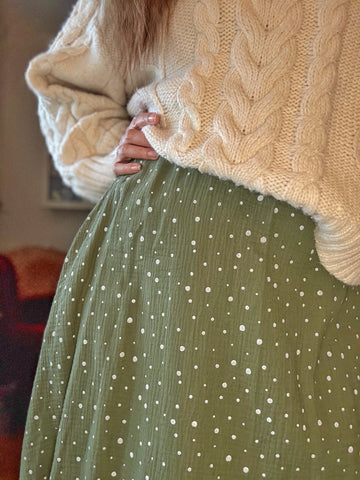 Kjol med resår, grön med prickar