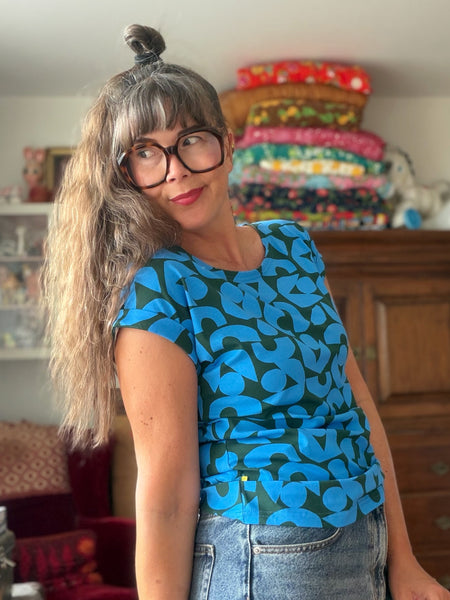 T-shirt med grafiska former