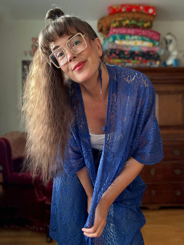 Sjok / kaftan i mörkblå spets