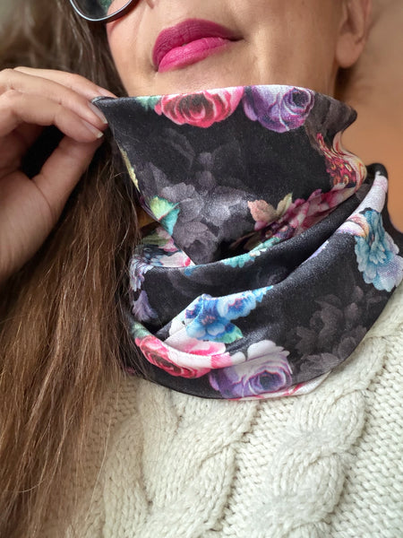 Tubsjal petrol i blommig velour