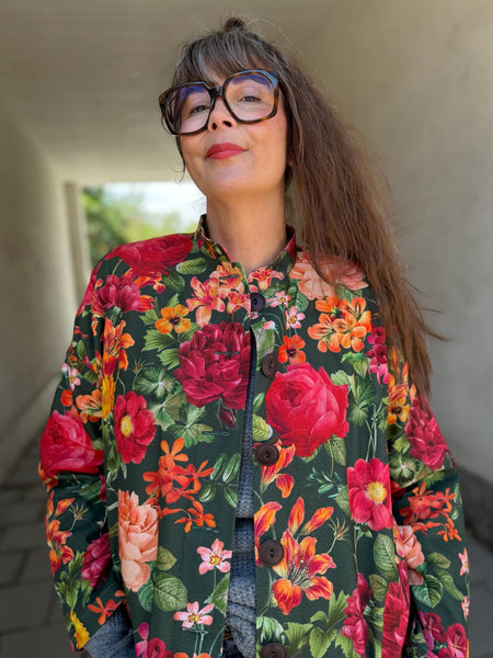 Kappa, mörkgrön med blommor