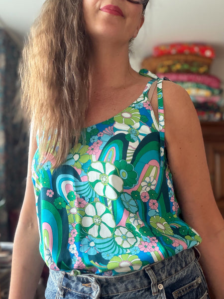 Blus med tunna axelband Woodstock
