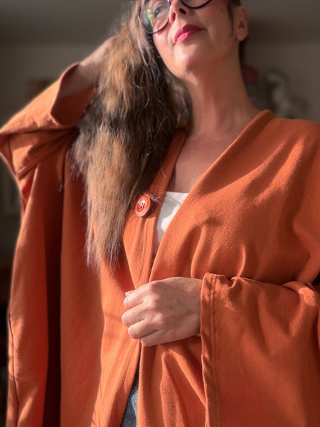 Gos-sjok / kaftan i collagetyg tegelfärgat