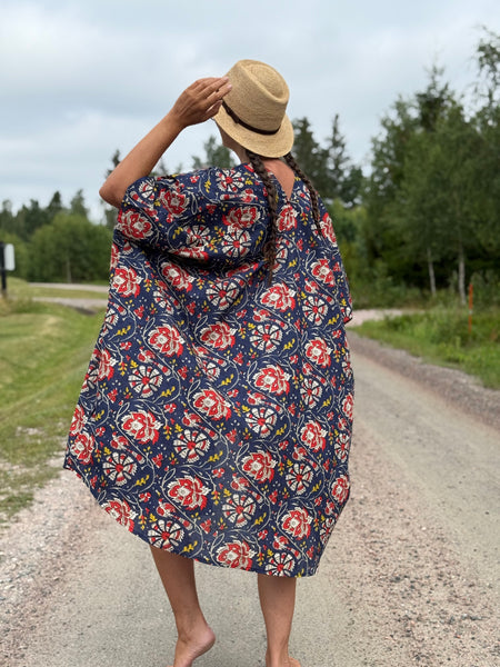 Sjok / kaftan i tunn bomull i blått & rött