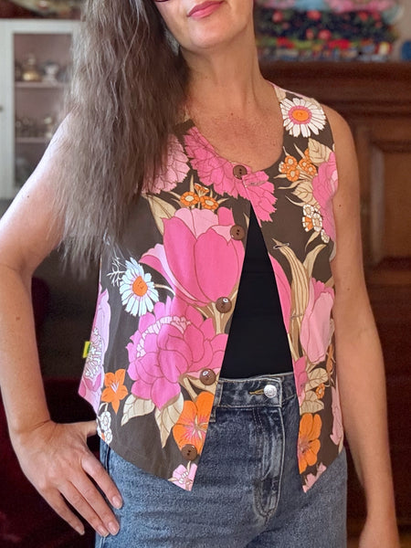 Ärmlös blus i brunt & rosa vintagetyg