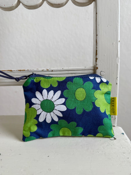 Börs, blå med gröna blommor