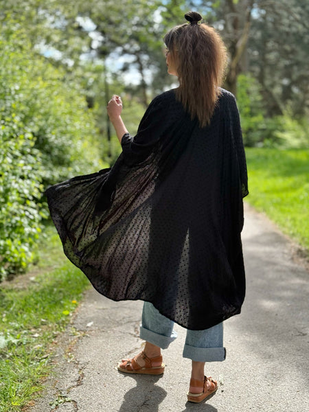 Sjok / kaftan med knappar hela vägen, helsvart