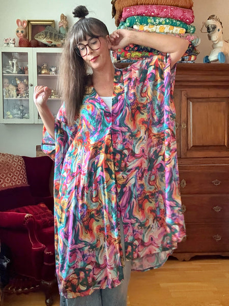 Sjok / kaftan med knappar marmorerat