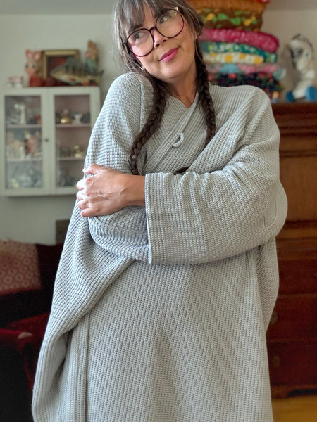 Sjok / kaftan stickad ljusgrå