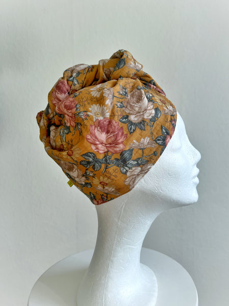 Turban i muslin, gul med rosor