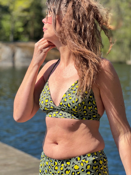 Bikini topp trekant, grönt leopardmönster