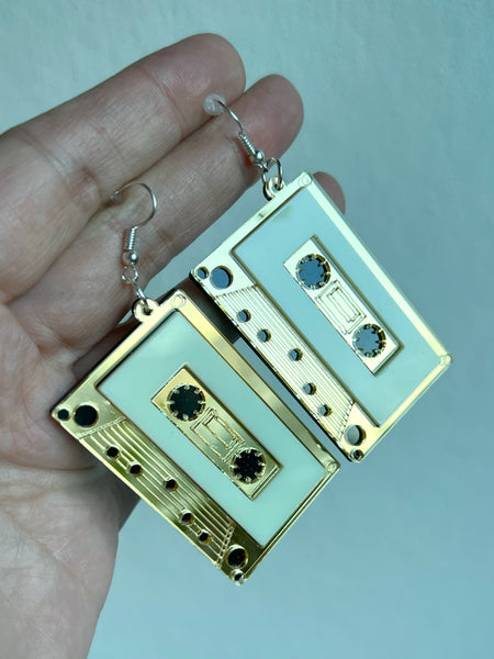 Örhängen, kassettband i guld