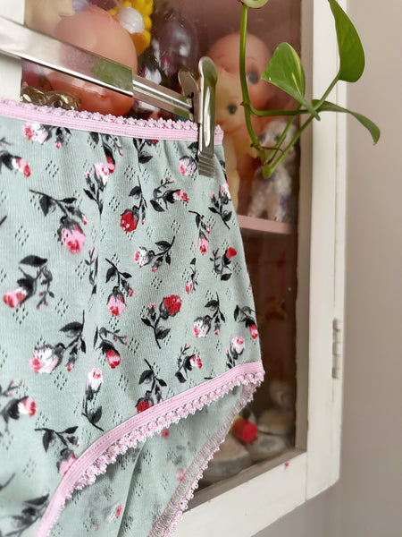 Trosor, ljusgröna i 100% bomull