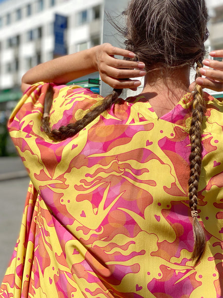 Sjok / kaftan med kvinnor i rosa & gult