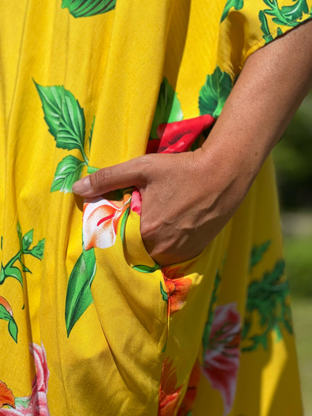 Sjok / kaftan gult med stora blommor & blad