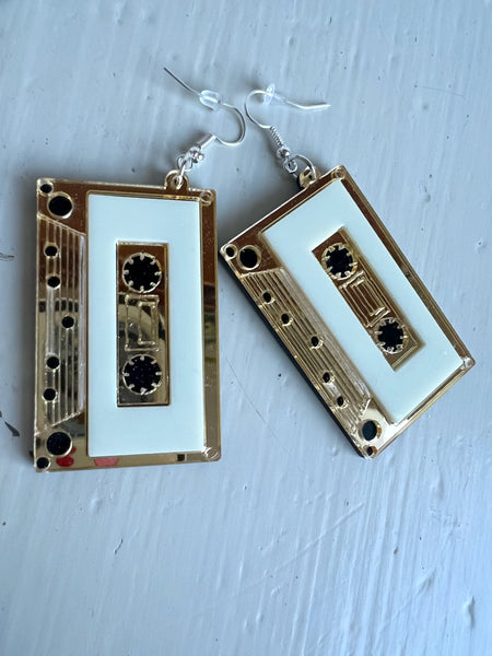 Örhängen, kassettband i guld