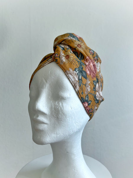 Turban i muslin, gul med rosor