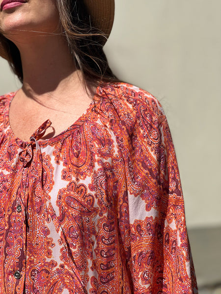 Långklänning med knappar i paisley