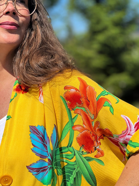 Sjok / kaftan gult med stora blommor & blad